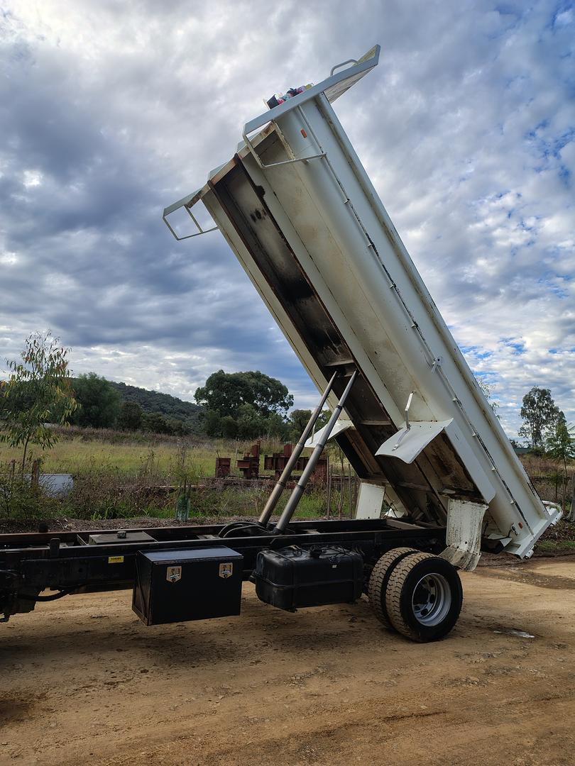 2009 MITSUBISHI FUSO FIGHTER FK62F FK600 TIPPER