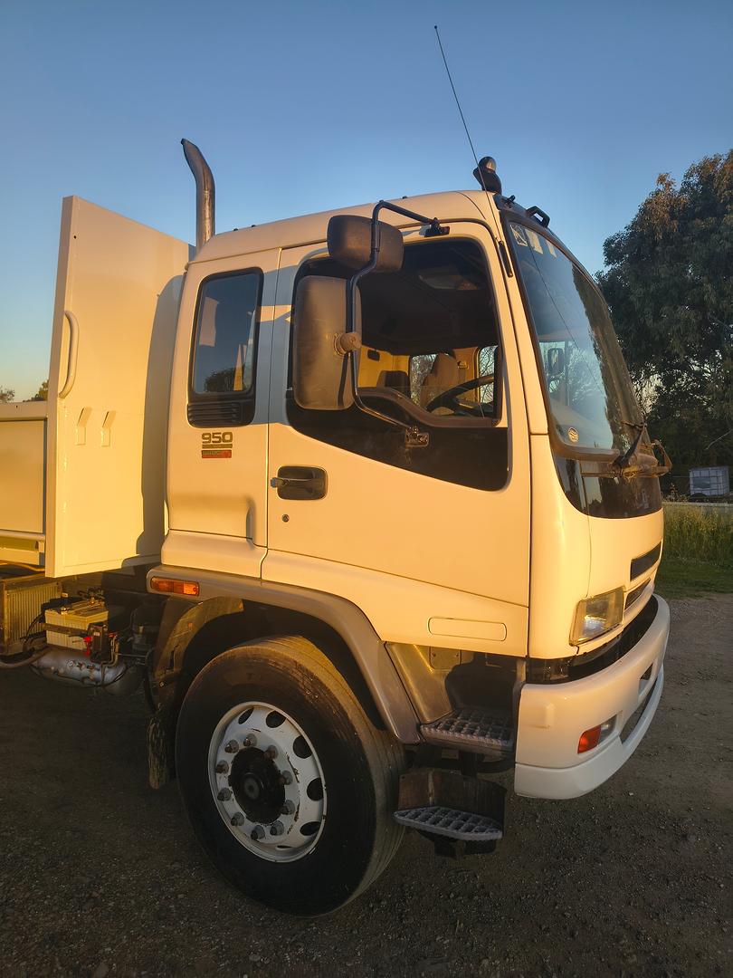 2006 ISUZU FVD FY 950 HEAVY DUTY AUTO 6 SP AUTOMATIC + O/DRIVE C/CHAS