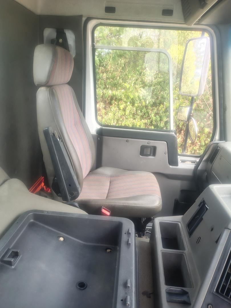 1999 VOLVO FL7 ES 260 (8x4) 9 SP MANUAL C/CHAS