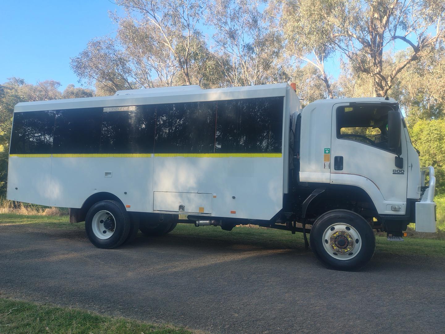 2013 ISUZU FTS 800 4X4 AUTOMATIC BUS