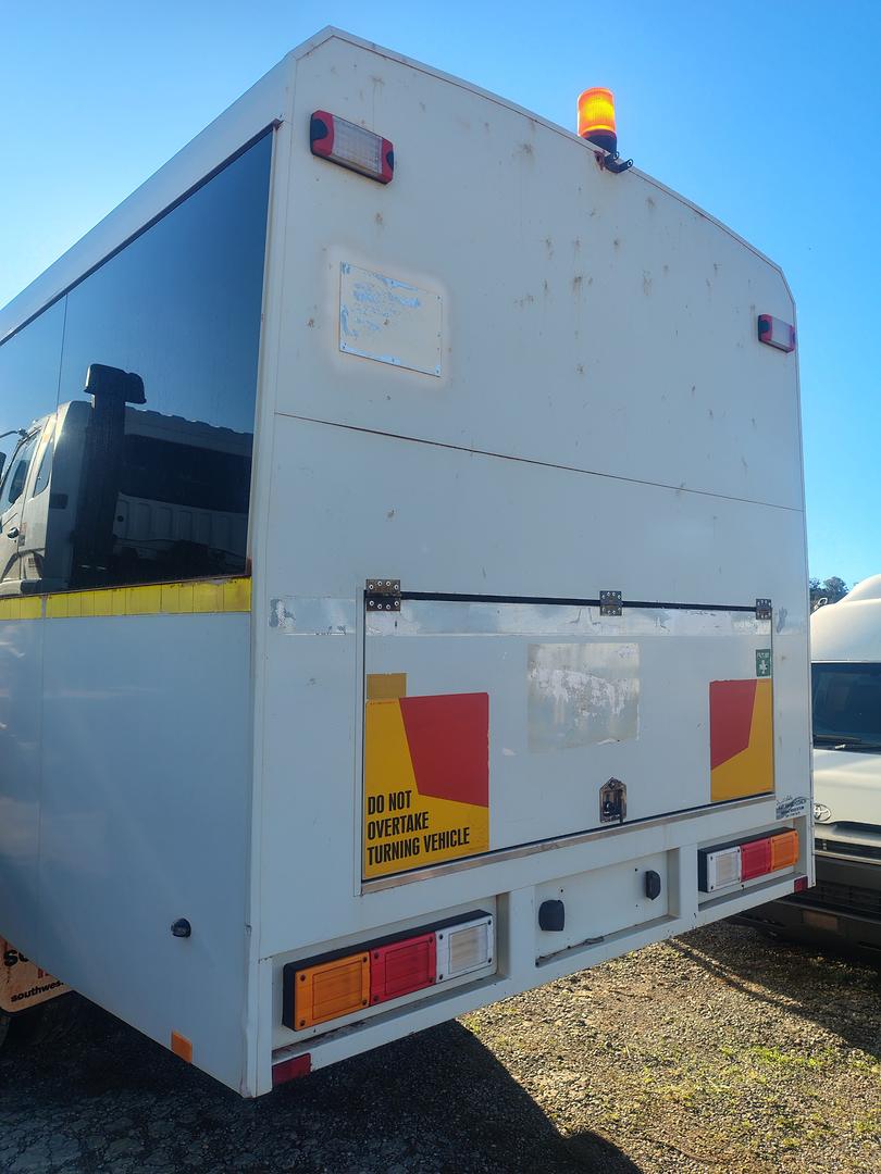 2013 ISUZU FTS 800 4X4 AUTOMATIC BUS
