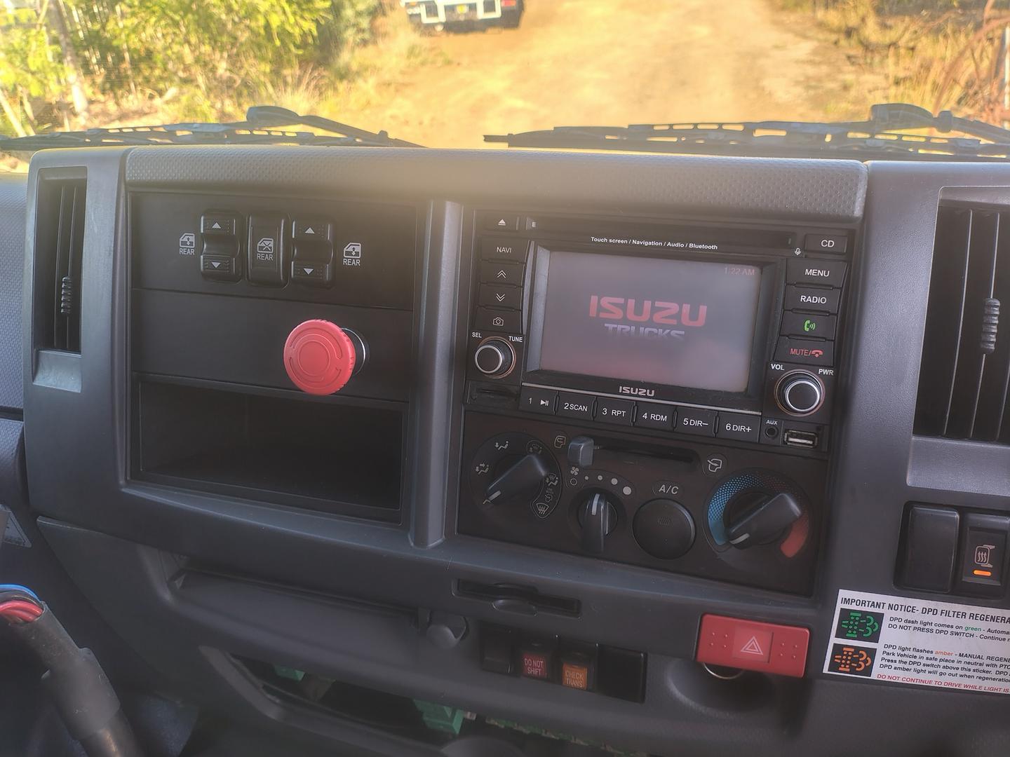 2010 ISUZU FTS 800 (4x4) AUTOMATIC CREW C/CHAS