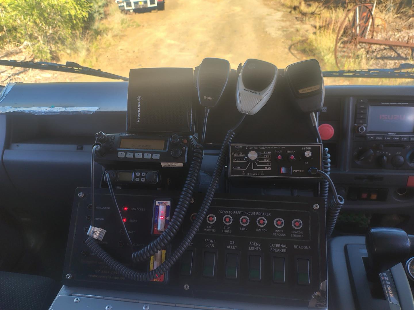 2010 ISUZU FTS 800 (4x4) AUTOMATIC CREW C/CHAS