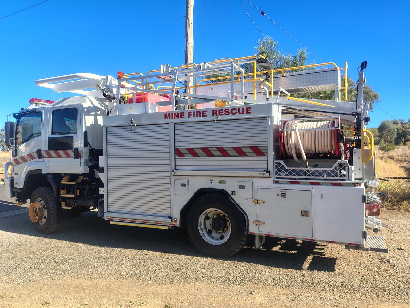 2010 ISUZU FTS 800 (4x4) AUTOMATIC CREW C/CHAS