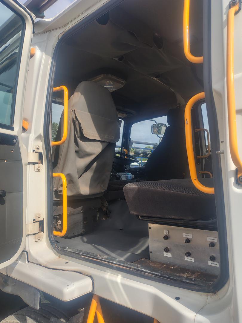 2006 ISUZU FSS F3 550 (4x4) 6 SP MANUAL CREW C/CHAS
