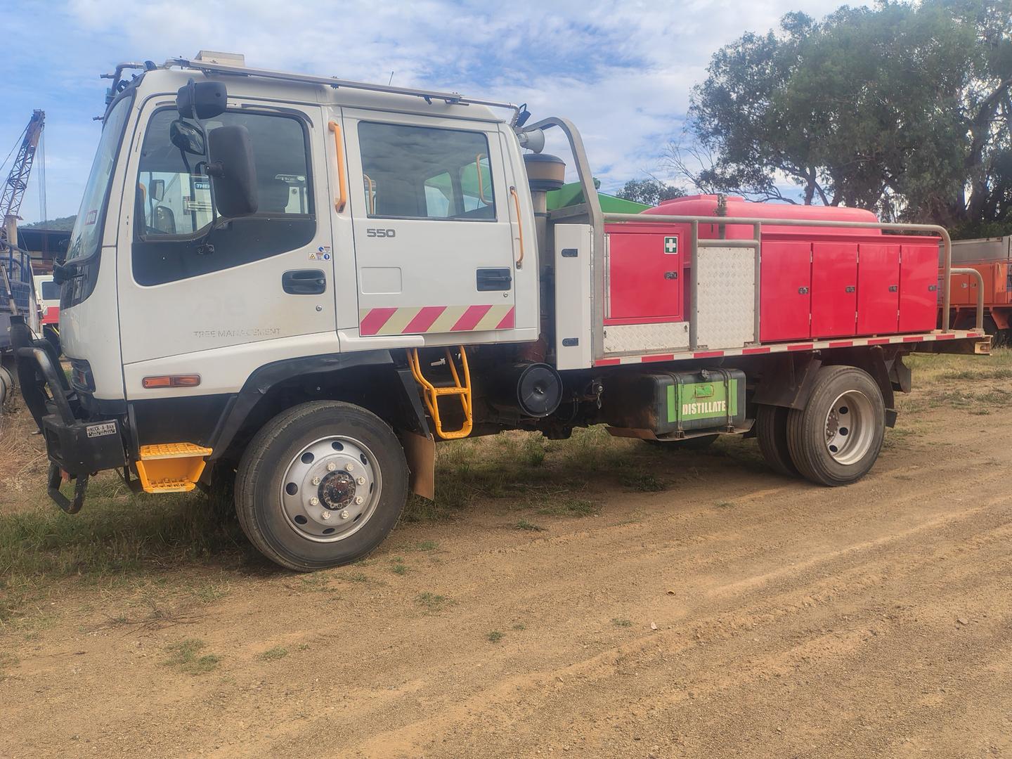 2006 ISUZU FSS F3 550 (4x4) 6 SP MANUAL CREW C/CHAS