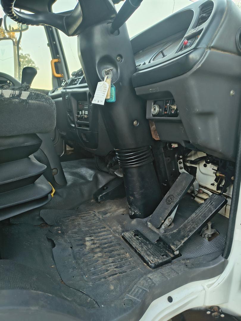 2006 ISUZU FSS F3 550 (4x4) 6 SP MANUAL CREW C/CHAS