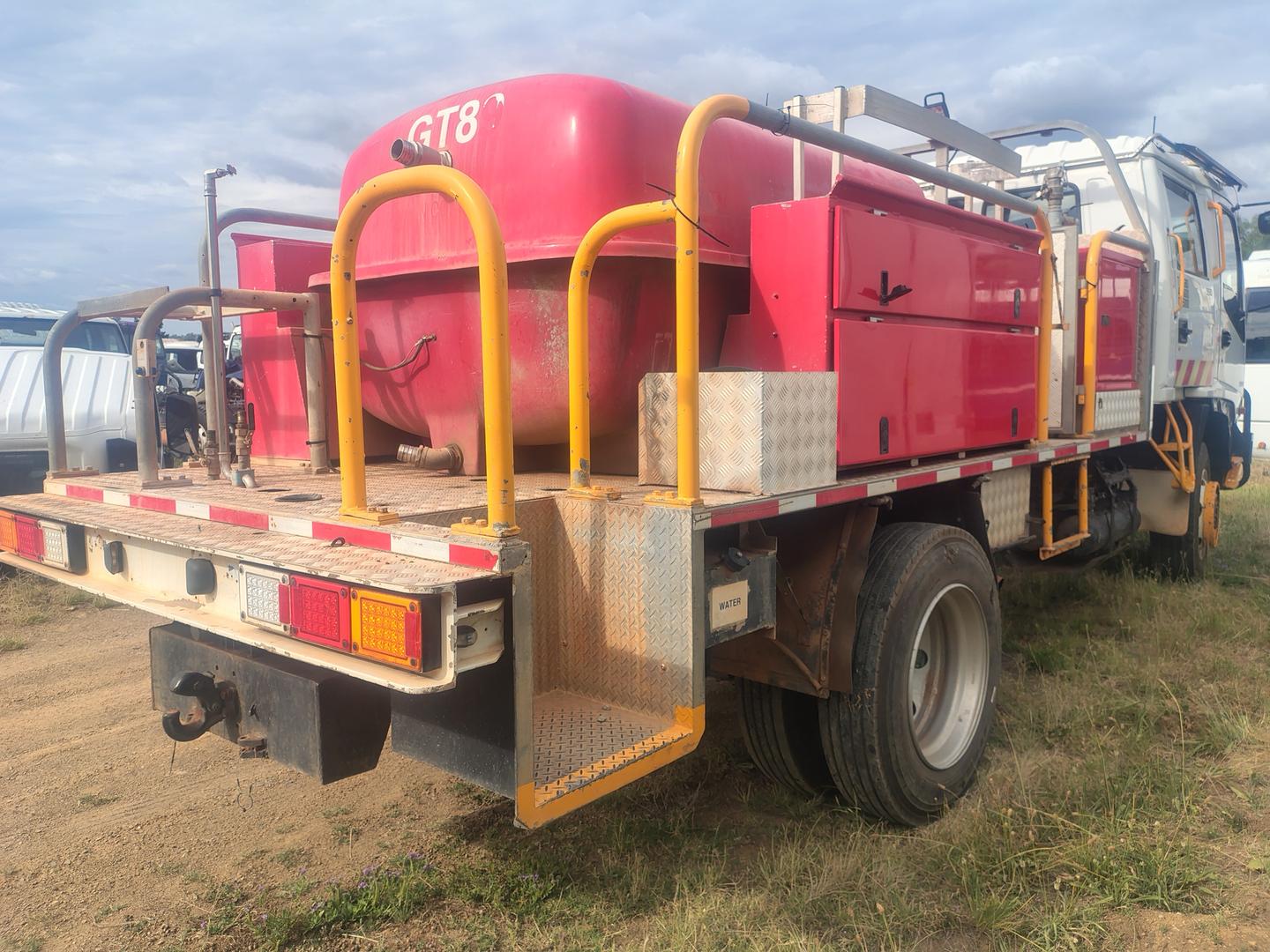 2006 ISUZU FSS F3 550 (4x4) 6 SP MANUAL CREW C/CHAS