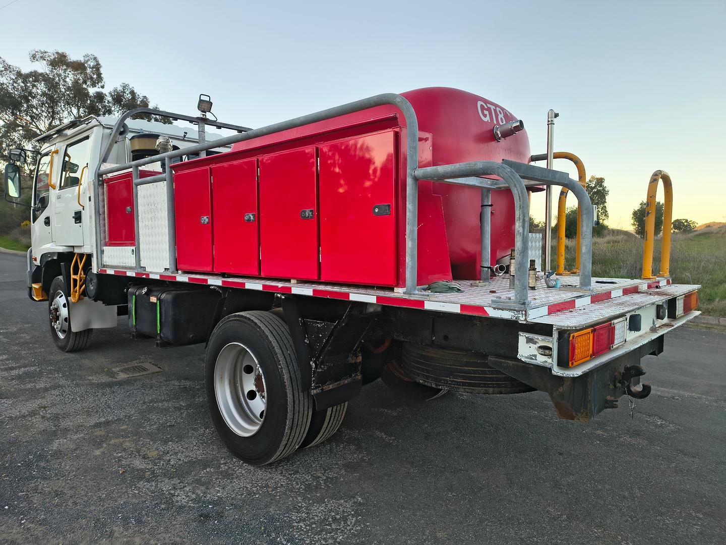 2006 ISUZU FSS F3 550 (4x4) 6 SP MANUAL CREW C/CHAS