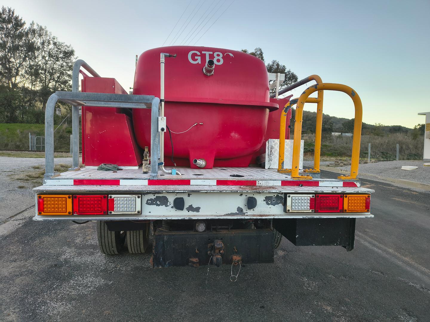 2006 ISUZU FSS F3 550 (4x4) 6 SP MANUAL CREW C/CHAS