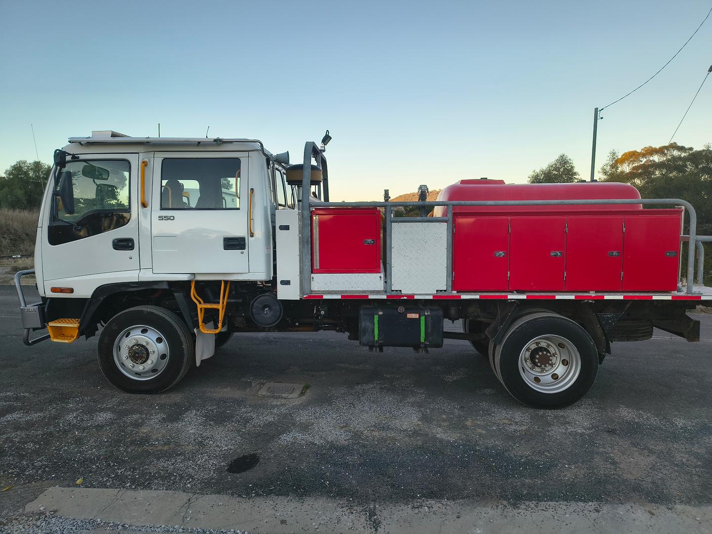 2006 ISUZU FSS F3 550 (4x4) 6 SP MANUAL CREW C/CHAS