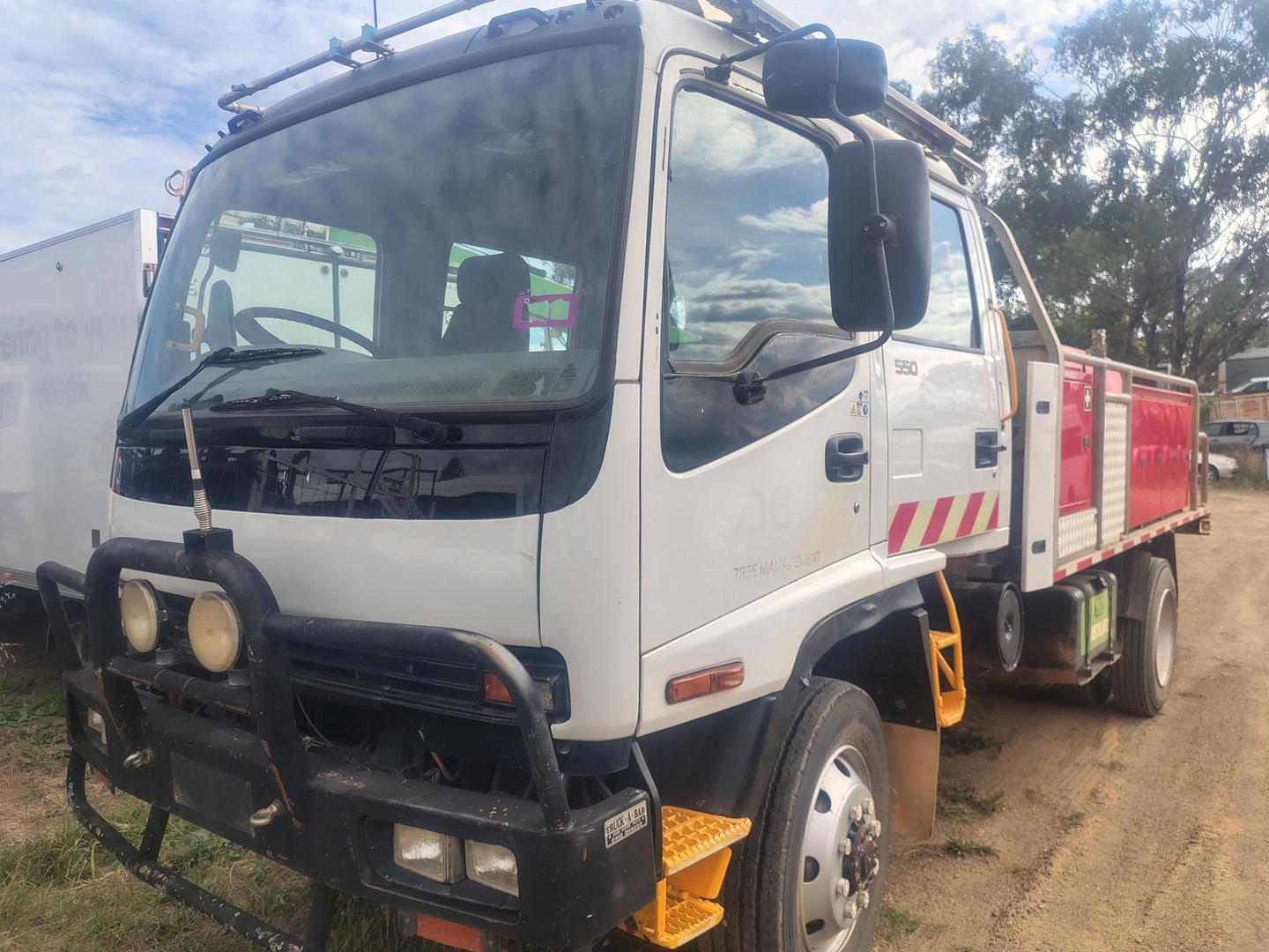 2006 ISUZU FSS F3 550 (4x4) 6 SP MANUAL CREW C/CHAS