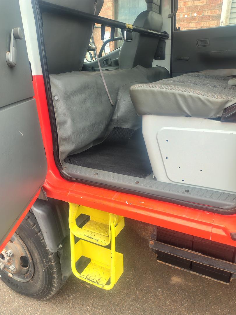 1999 MITSUBISHI CANTER EW6 MWB (4x4) FG637 5 SP MANUAL CREW C/CHAS