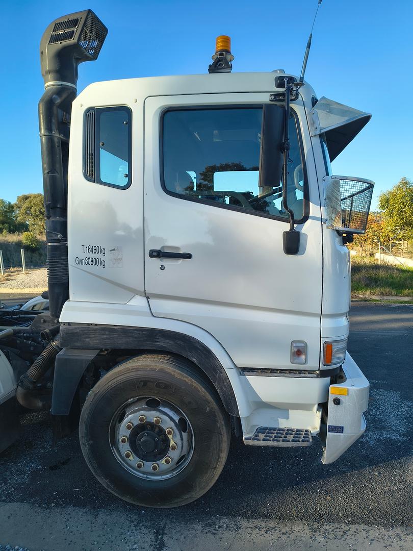 2010 MITSUBISHI FUSO FS FS MY08 52J LWB 18 SP MANUAL C/CHAS