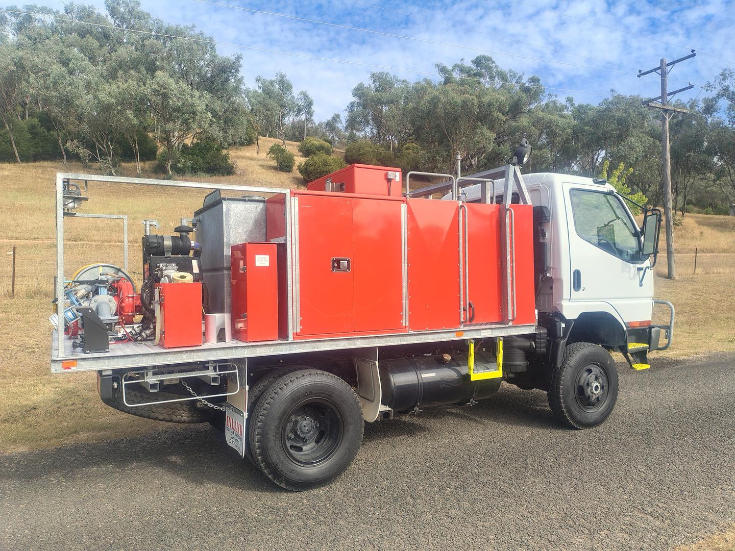 2007 MITSUBISHI FUSO CANTER 500/600 FG649 (4x4) MWB MANUAL FIRE TRUCK
