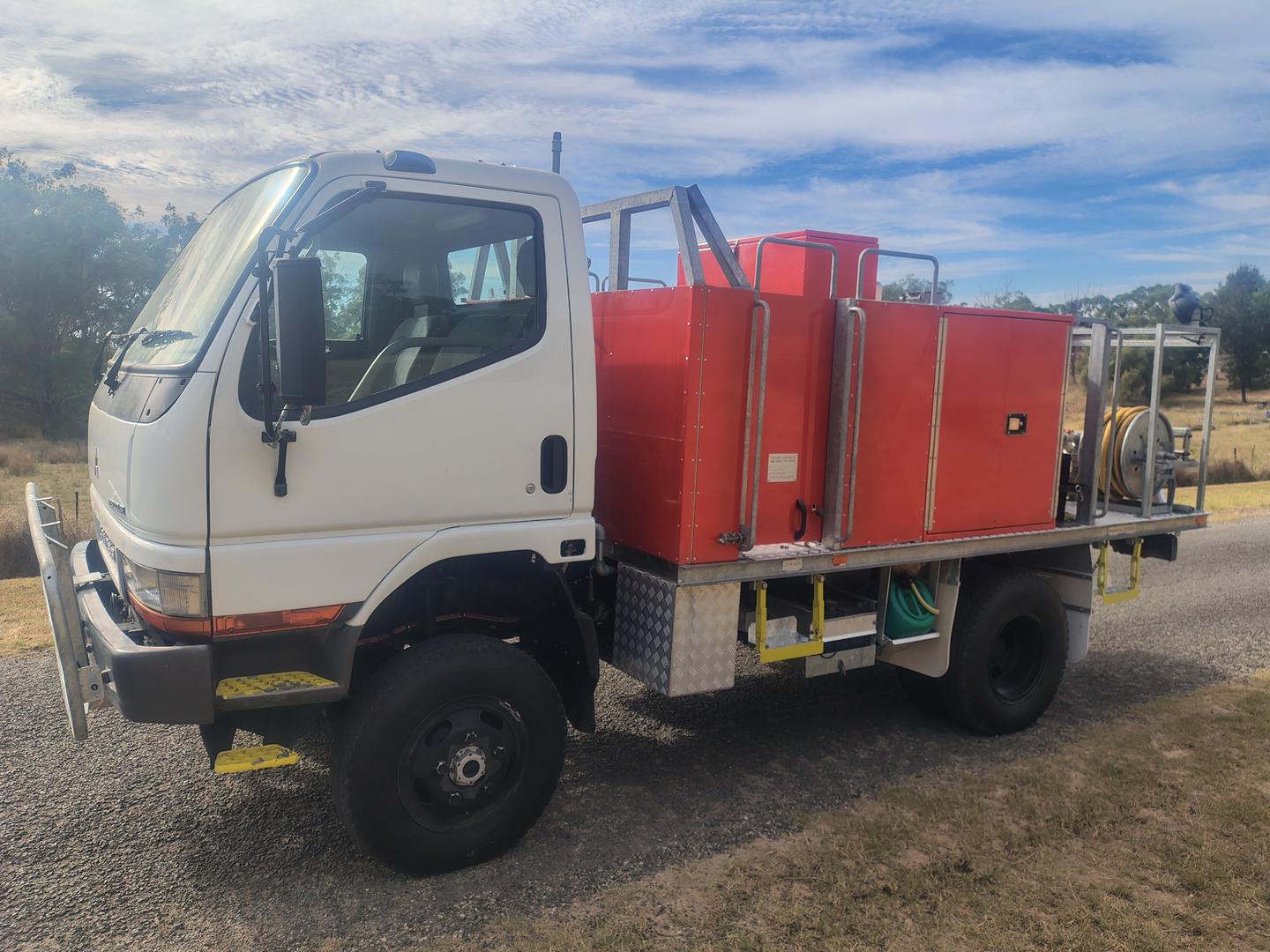 2007 MITSUBISHI FUSO CANTER 500/600 FG649 (4x4) MWB MANUAL FIRE TRUCK