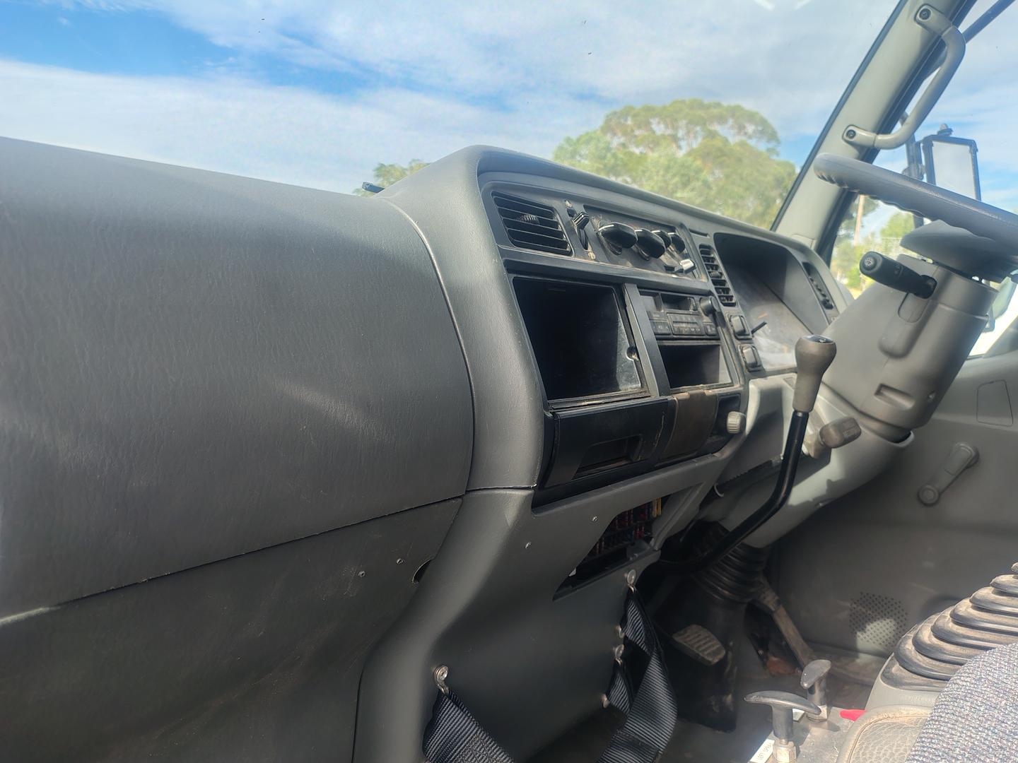 2007 MITSUBISHI FUSO CANTER 500/600 FG649 (4x4) MWB MANUAL FIRE TRUCK