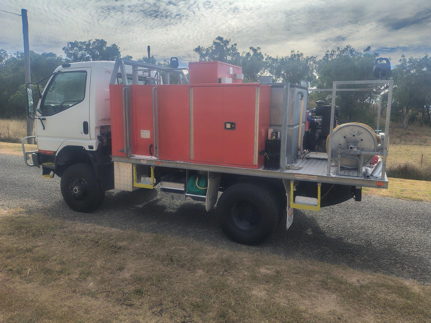 2007 MITSUBISHI FUSO CANTER 500/600 FG649 (4x4) MWB MANUAL FIRE TRUCK