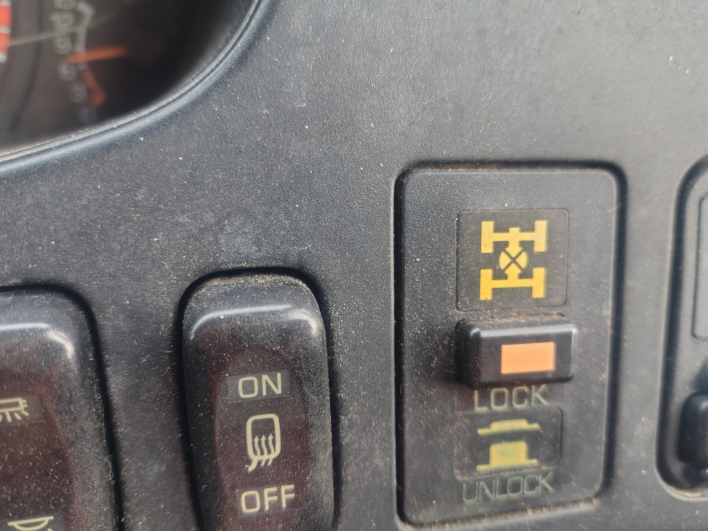 2008 MITSUBISHI FUSO FV FV MY08 51J MWB 13 SP MANUAL C/CHAS