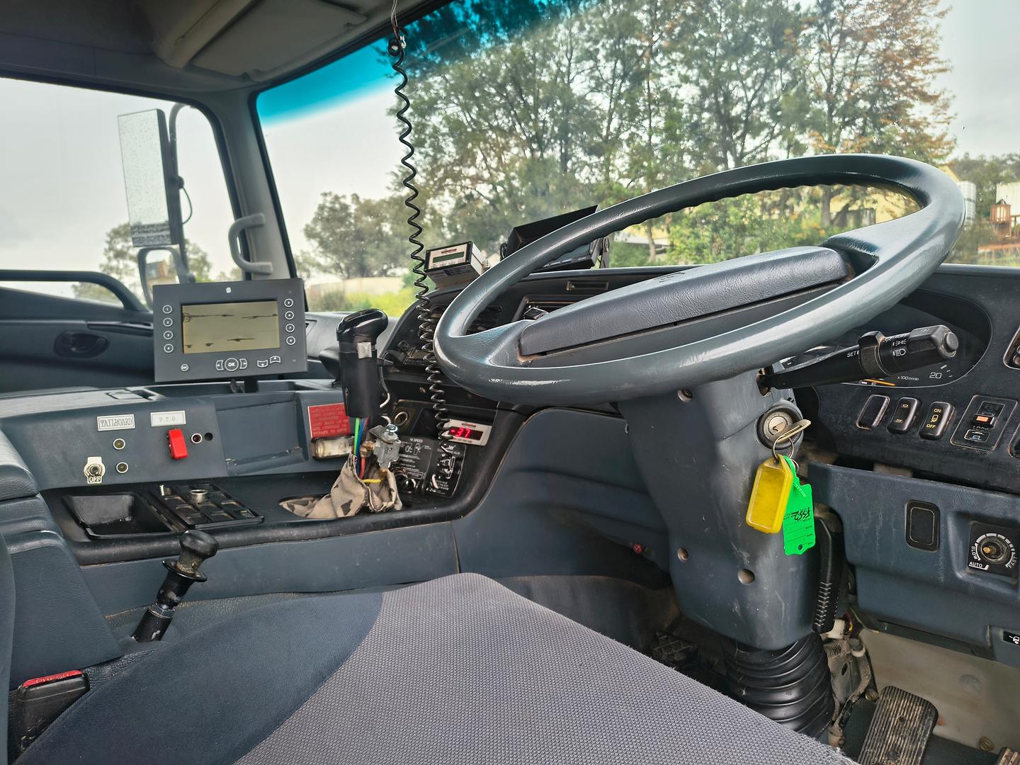 2007 MITSUBISHI FUSO FS FS 52J LWB 18 SP MANUAL C/CHAS