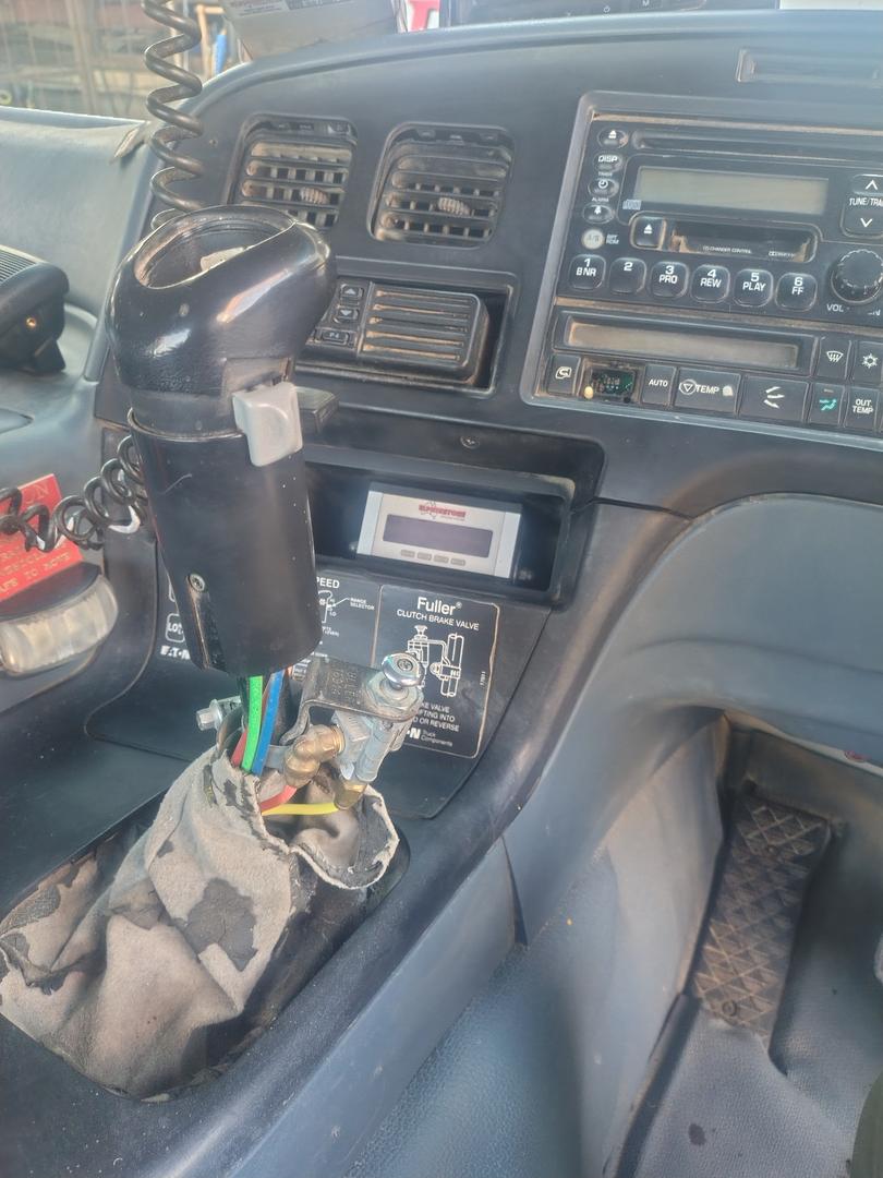2007 MITSUBISHI FUSO FS FS 52J LWB 18 SP MANUAL C/CHAS