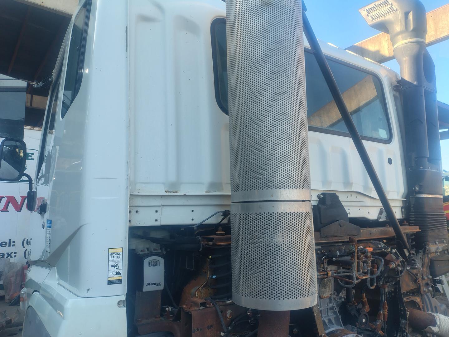 2007 MITSUBISHI FUSO FS FS 52J LWB 18 SP MANUAL C/CHAS