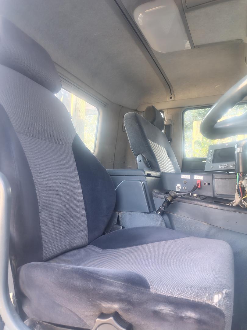 2007 MITSUBISHI FUSO FS FS 52J LWB 18 SP MANUAL C/CHAS