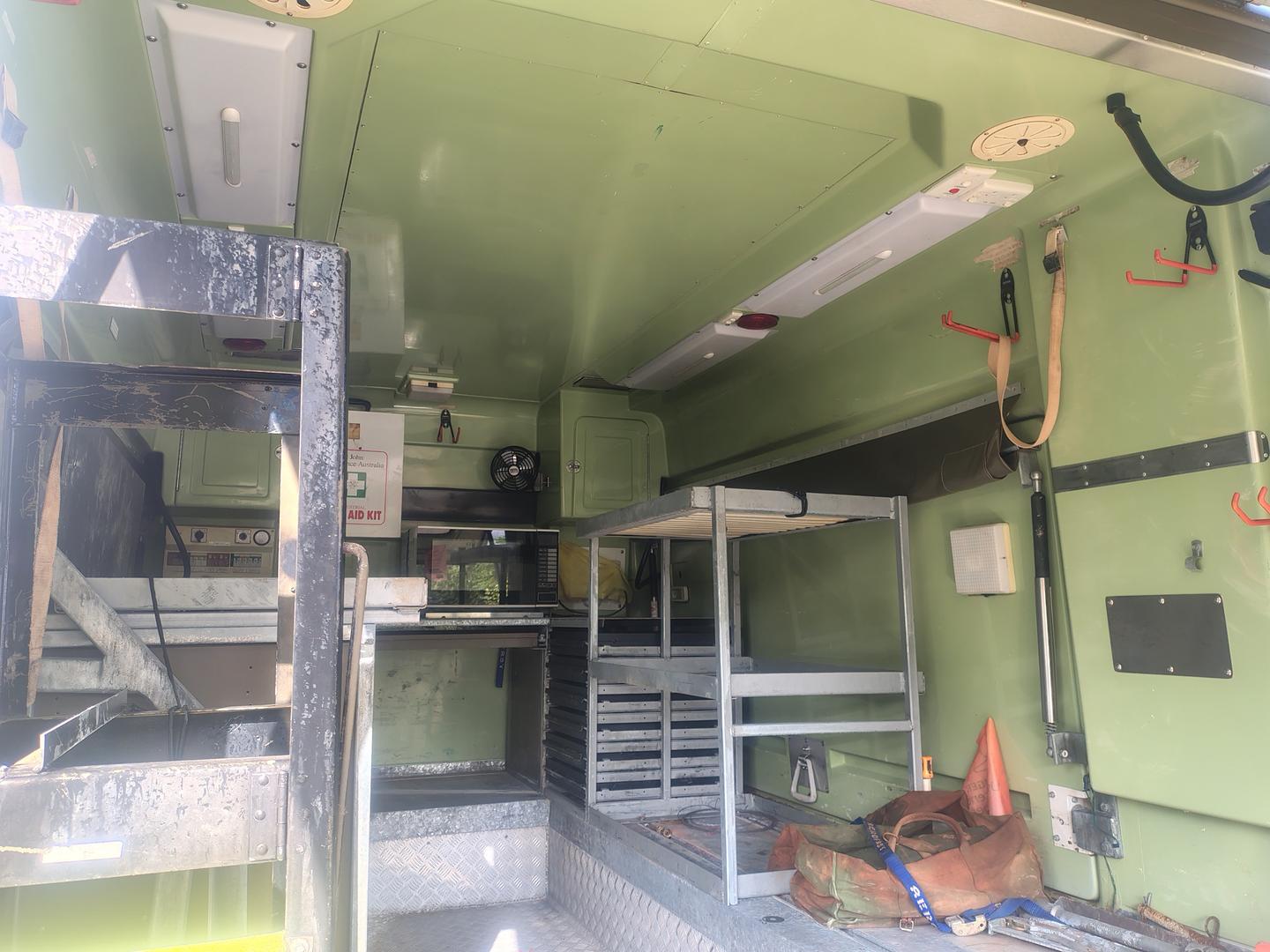 2000 MITSUBISHI CANTER 500/600 TRUCK