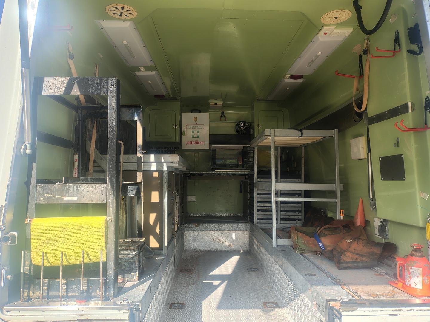 2000 MITSUBISHI CANTER 500/600 TRUCK