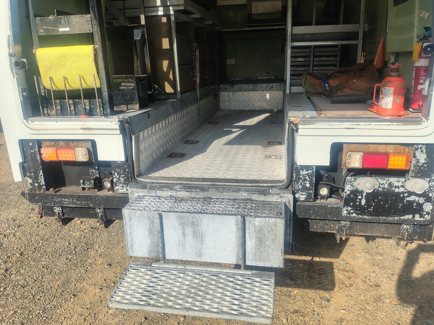 2000 MITSUBISHI CANTER 500/600 TRUCK