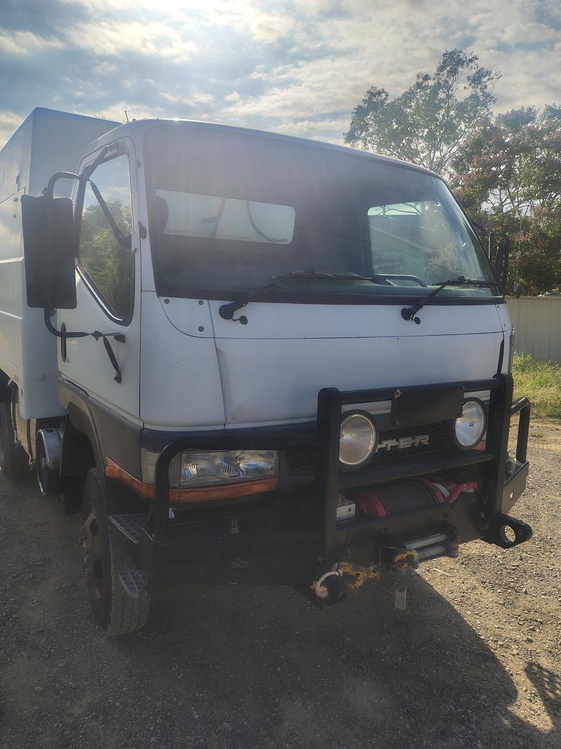 2000 MITSUBISHI CANTER 500/600 TRUCK