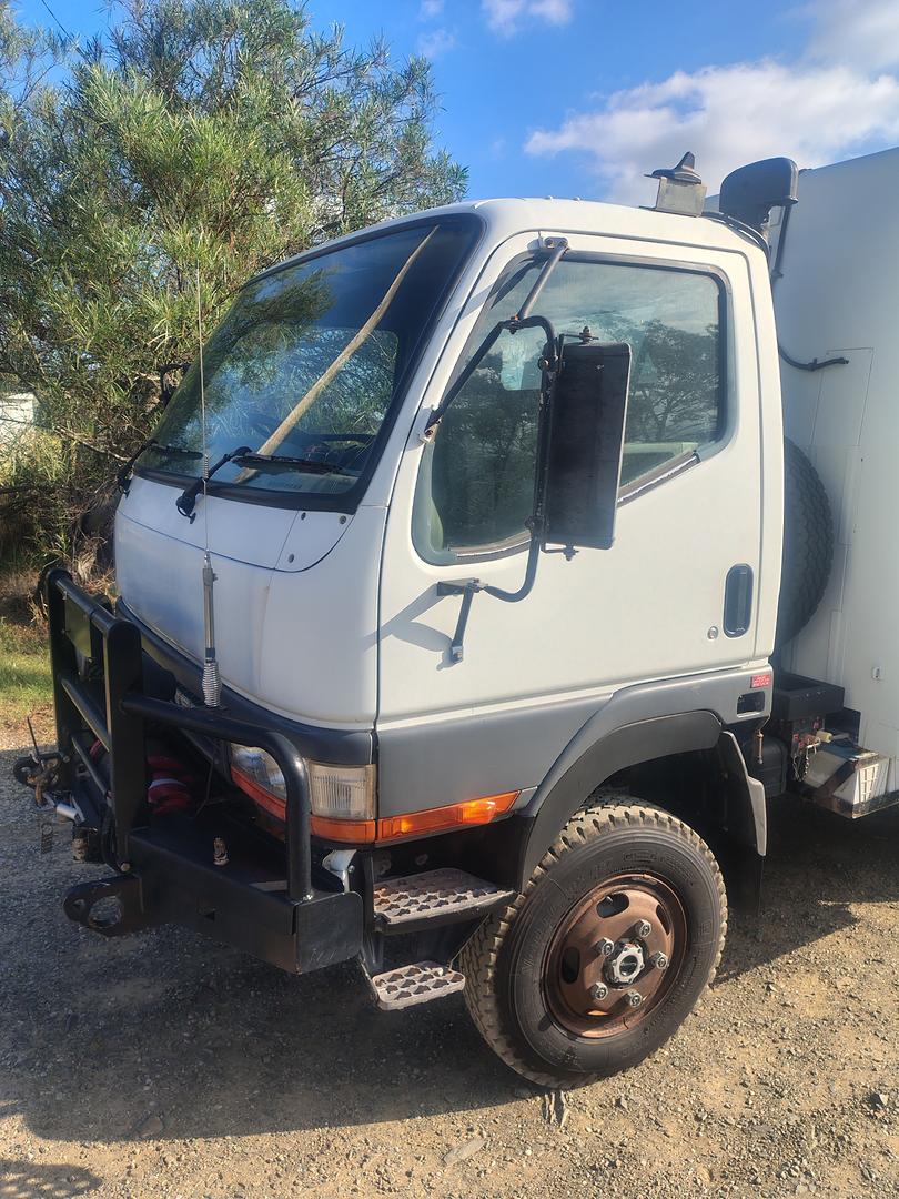 2000 MITSUBISHI CANTER 500/600 TRUCK