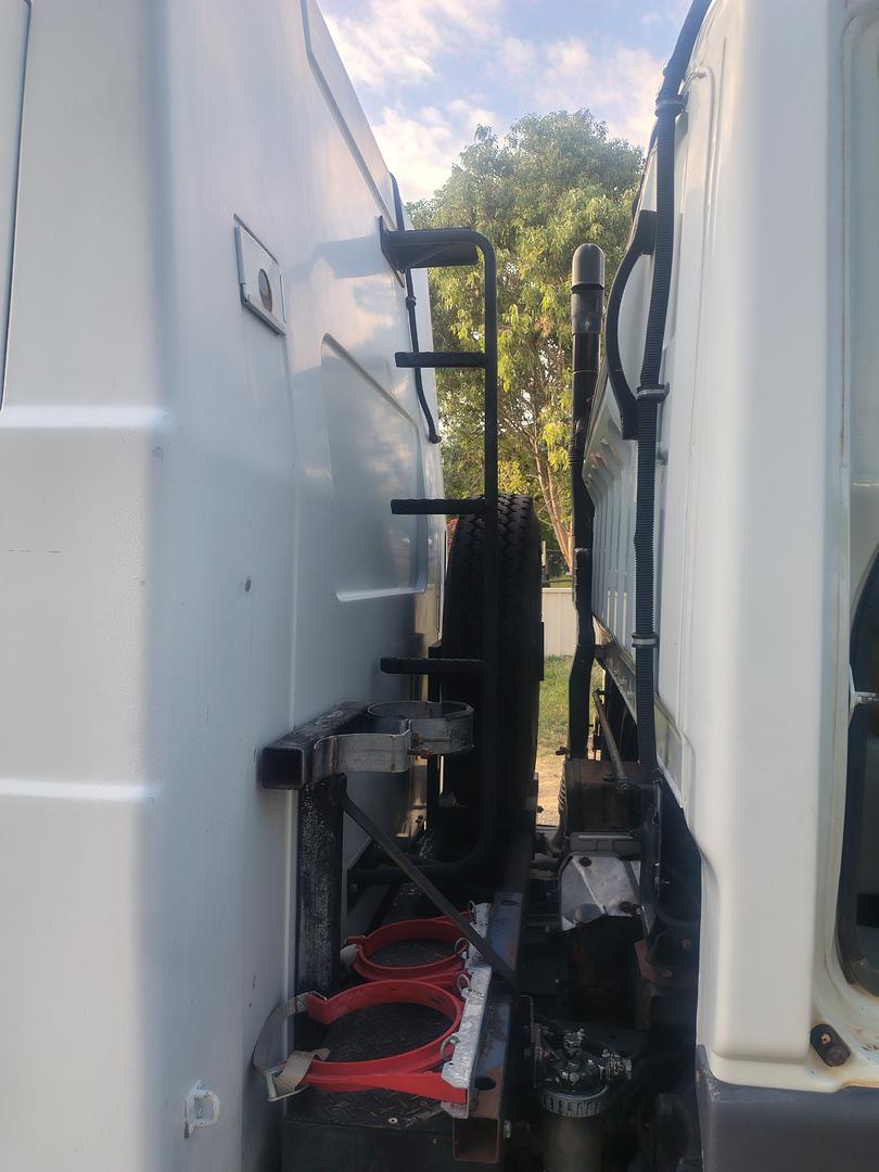 2000 MITSUBISHI CANTER 500/600 TRUCK