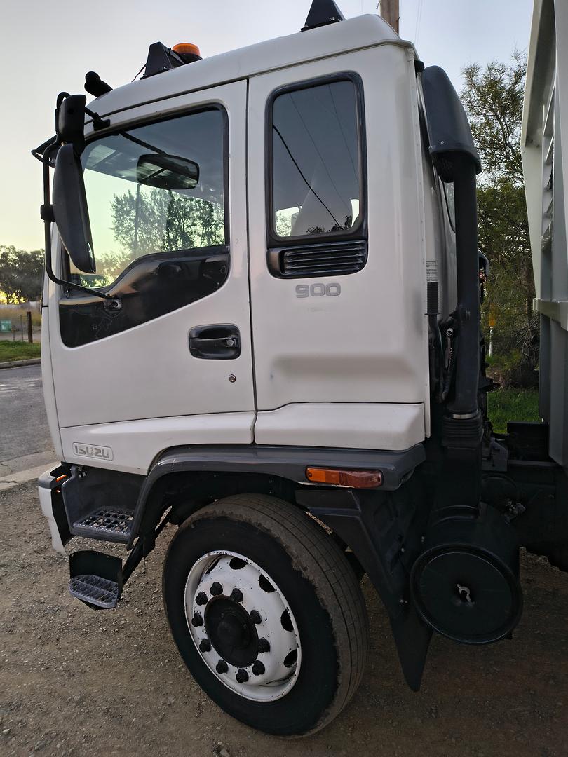 2004 ISUZU FTR 900 LONG 7 SP MANUAL C/CHAS