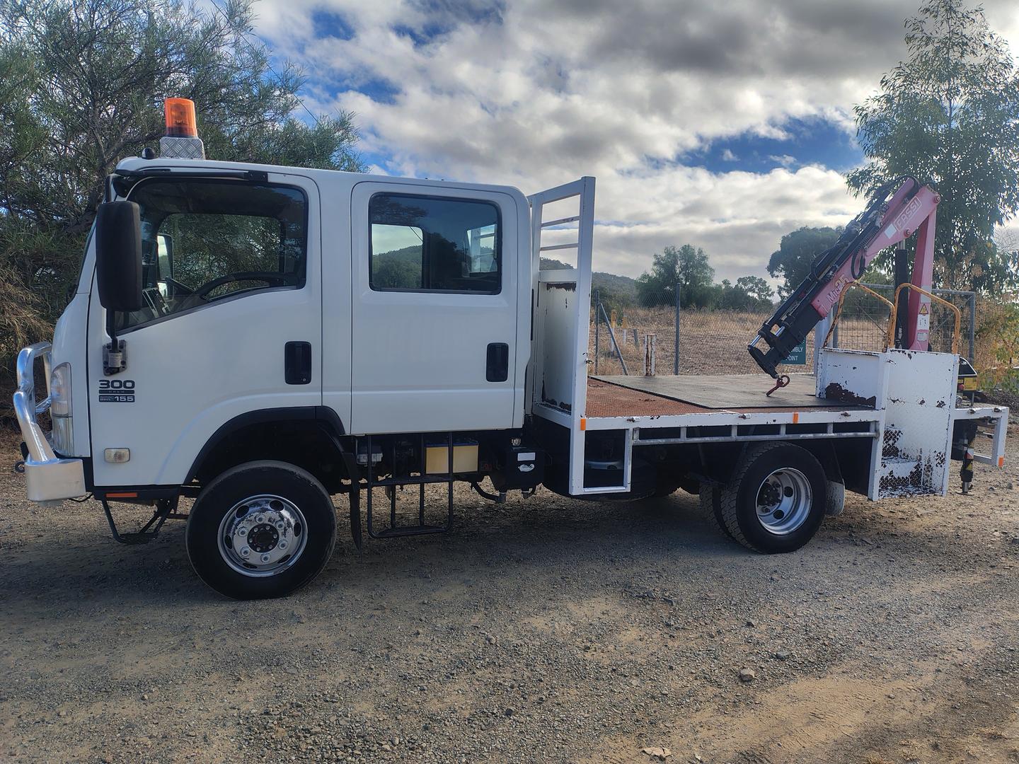 2012 ISUZU NPS NH 300 (4x4) CREW 6 SP MANUAL C/CHAS