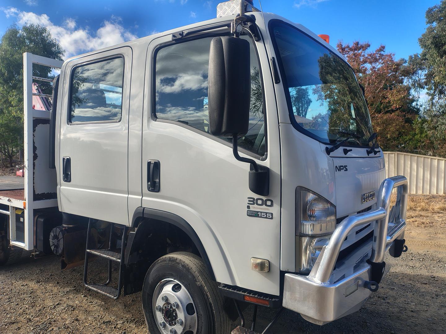 2012 ISUZU NPS NH 300 (4x4) CREW 6 SP MANUAL C/CHAS