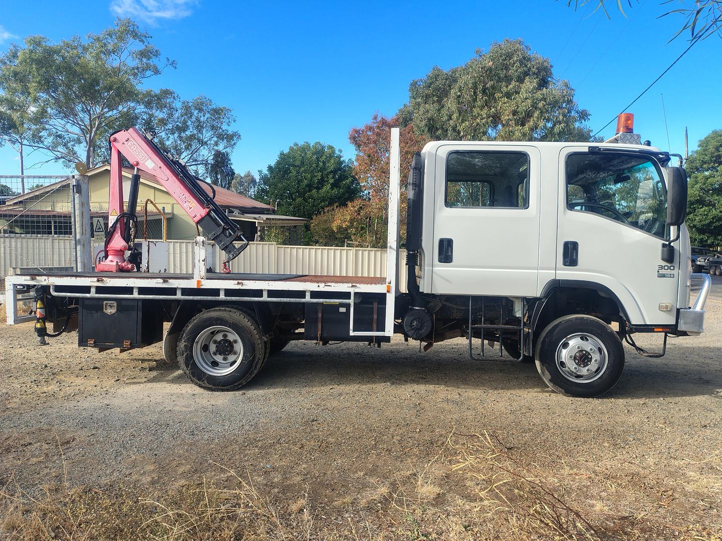 2012 ISUZU NPS NH 300 (4x4) CREW 6 SP MANUAL C/CHAS