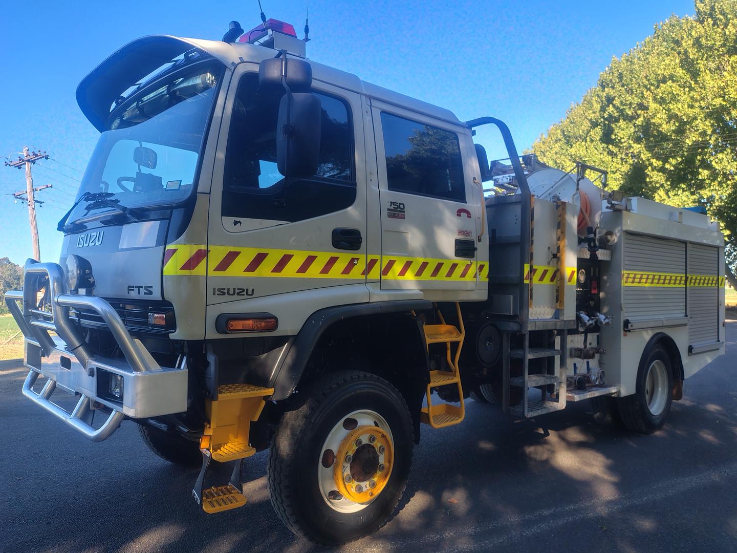 2006 ISUZU FTS 750 (4x4) 6 SP MANUAL CREW C/CHAS