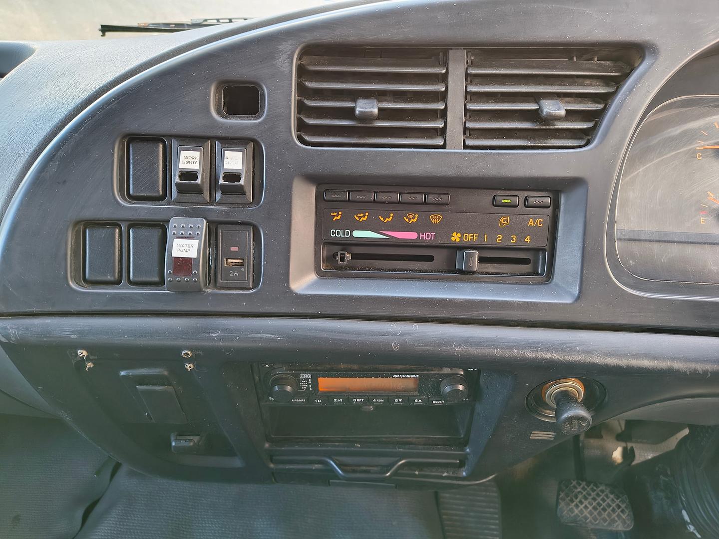 2007 ISUZU FRR F3 550 CREW 6 SP MANUAL C/CHAS
