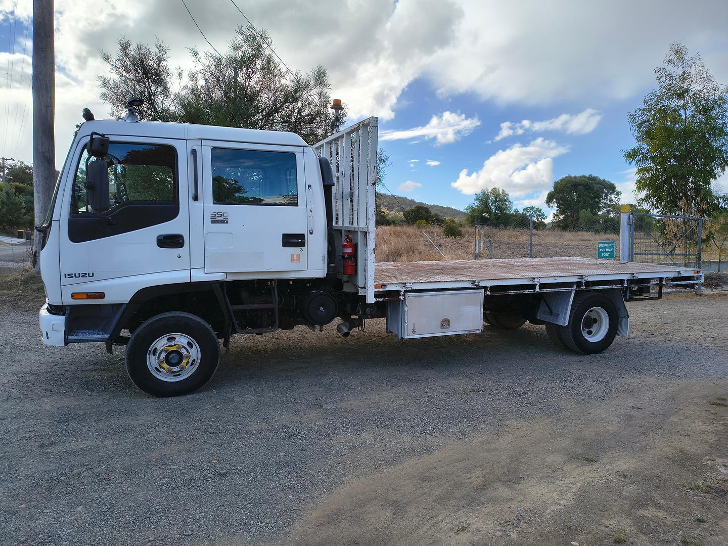 2007 ISUZU FRR F3 550 CREW 6 SP MANUAL C/CHAS