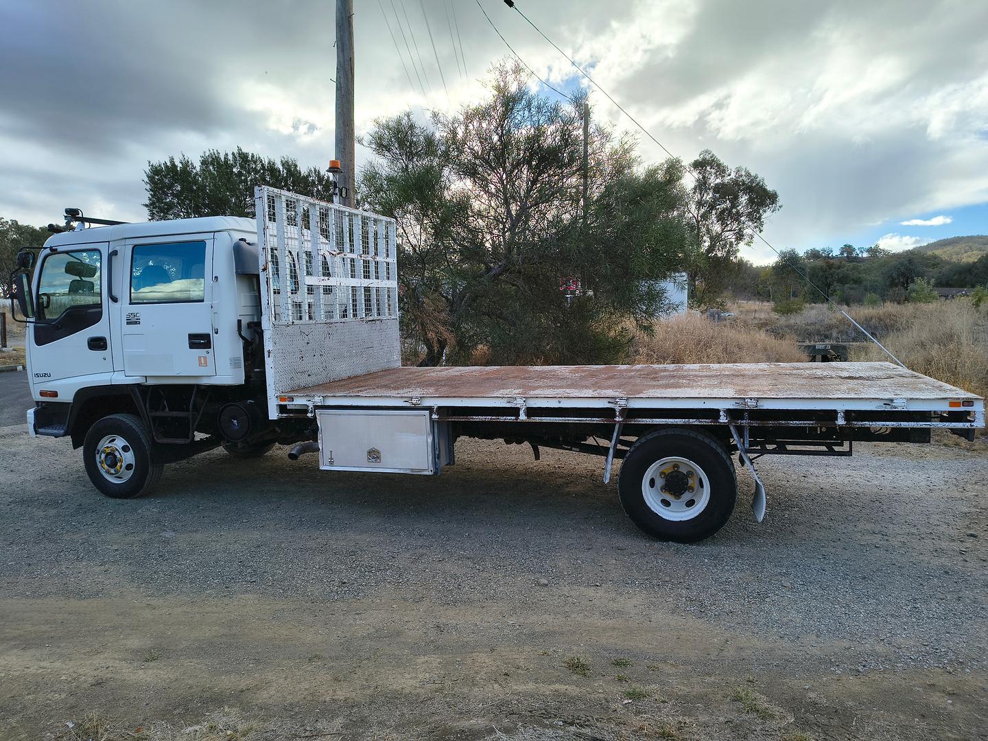 2007 ISUZU FRR F3 550 CREW 6 SP MANUAL C/CHAS