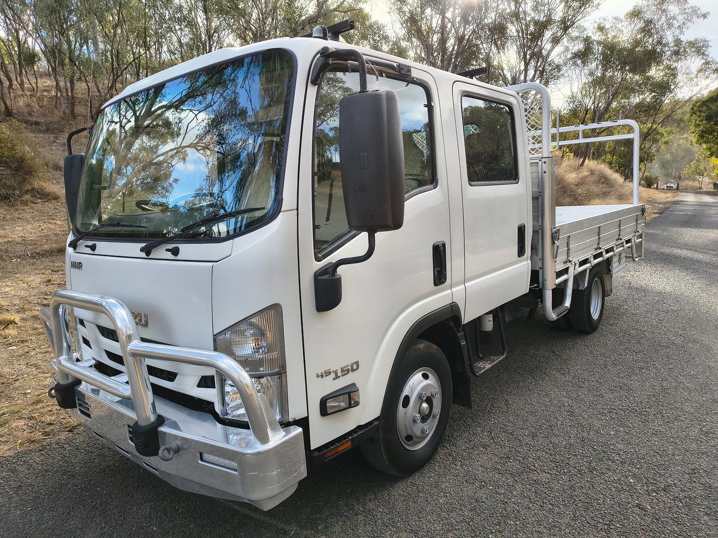 2017 ISUZU NNR N MY15 45-150 6 SP MANUAL CREW C/CHAS