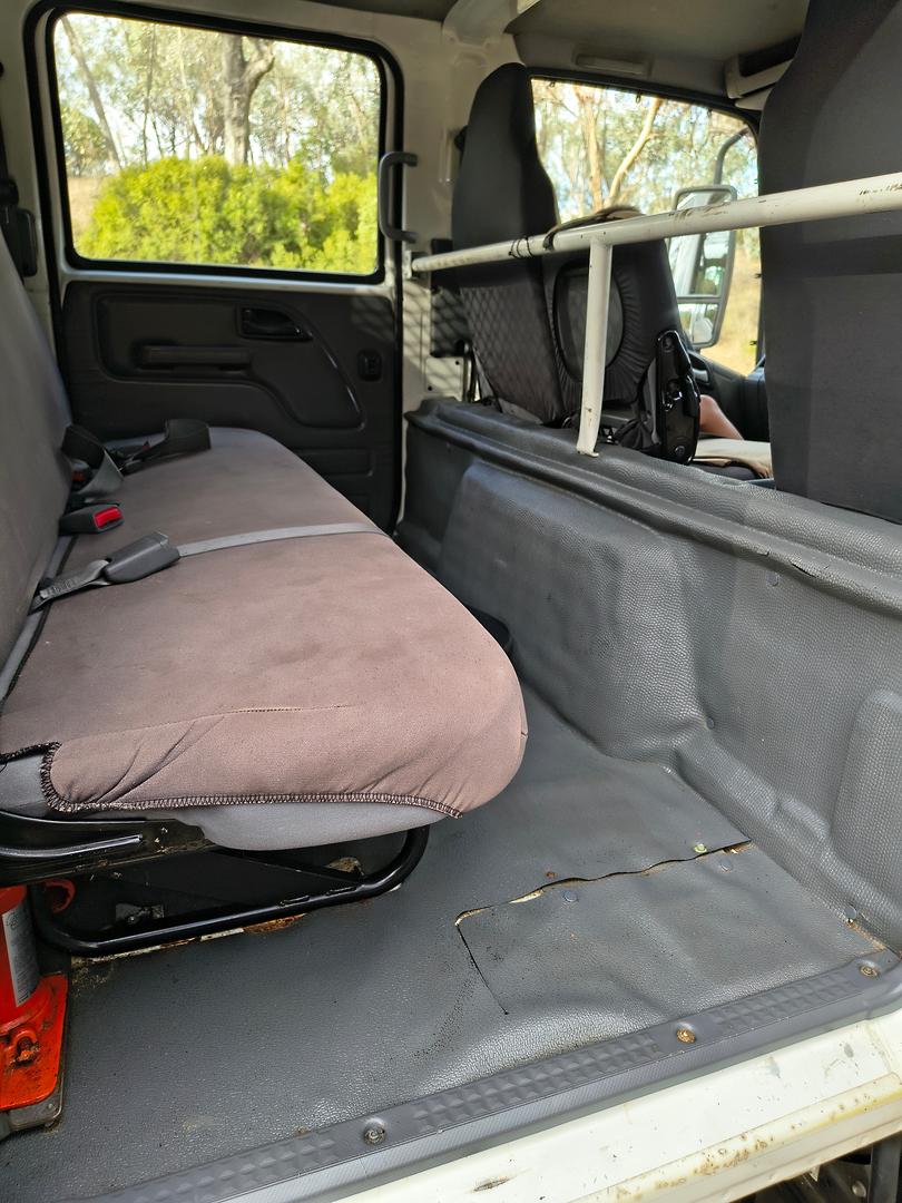 2017 ISUZU NNR N MY15 45-150 6 SP MANUAL CREW C/CHAS