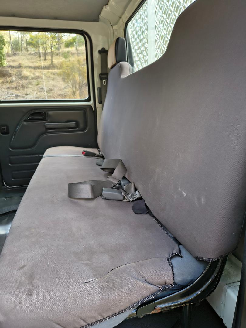 2017 ISUZU NNR N MY15 45-150 6 SP MANUAL CREW C/CHAS