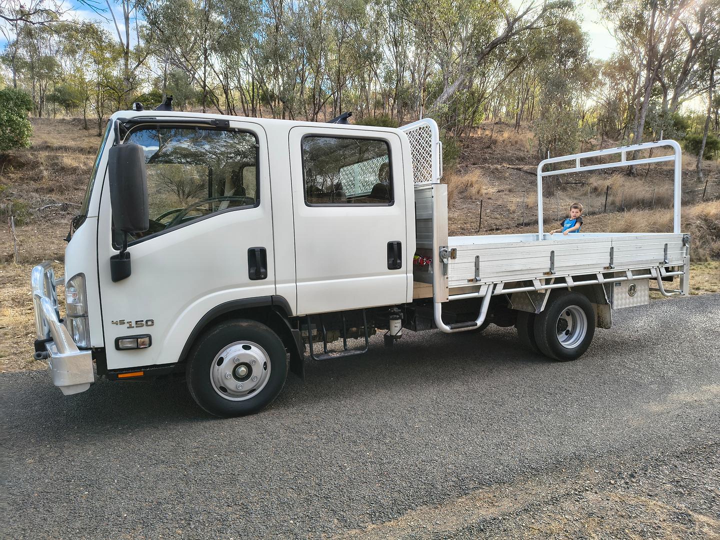 2017 ISUZU NNR N MY15 45-150 6 SP MANUAL CREW C/CHAS
