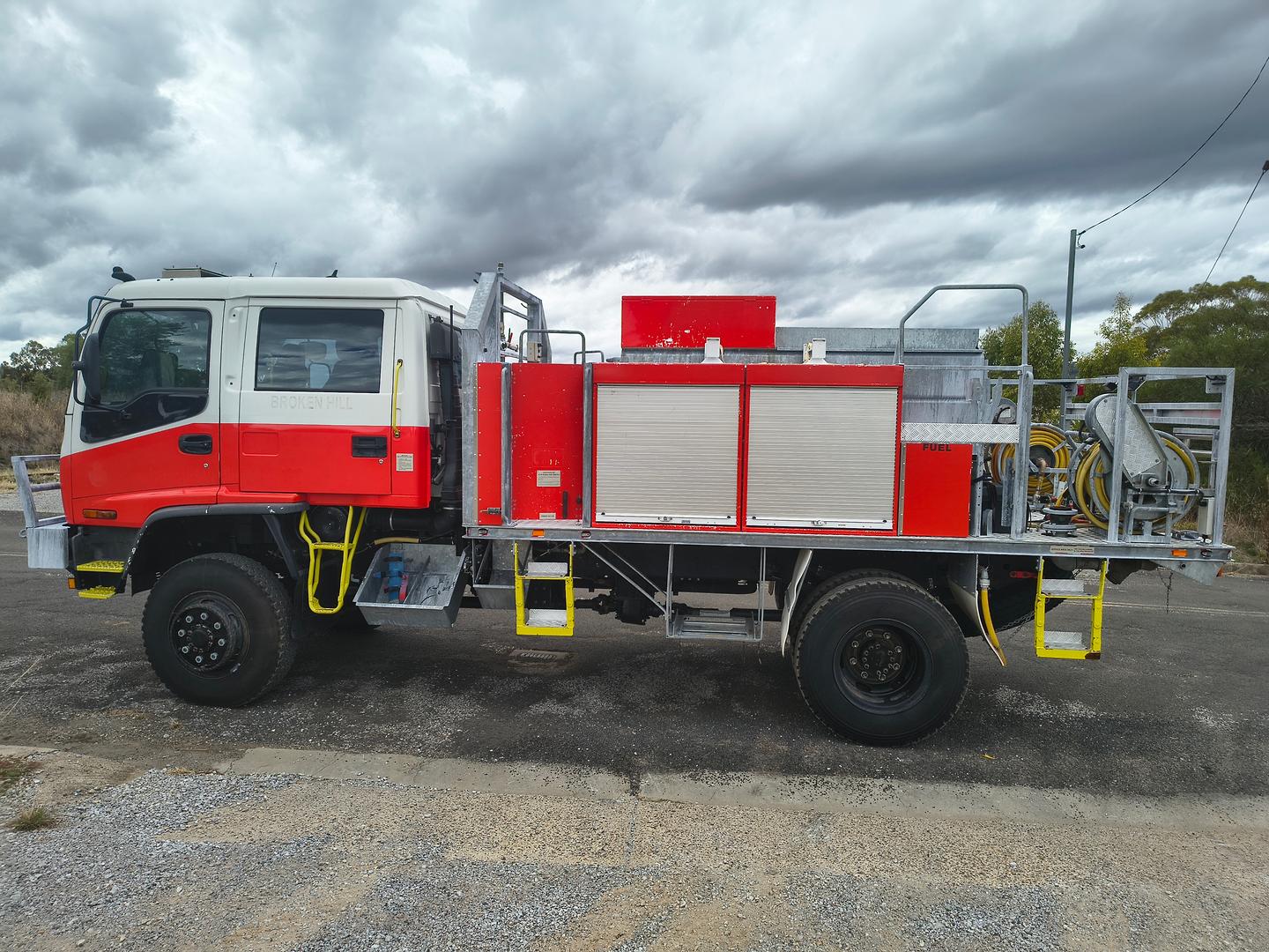 2002 ISUZU FTS FY 750 (4x4) 7 SP MANUAL + O/DRIVE CREW FIRE TRUCK