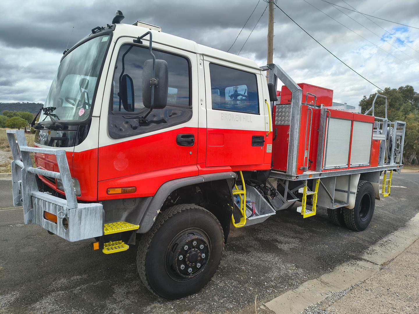 2002 ISUZU FTS FY 750 (4x4) 7 SP MANUAL + O/DRIVE CREW FIRE TRUCK