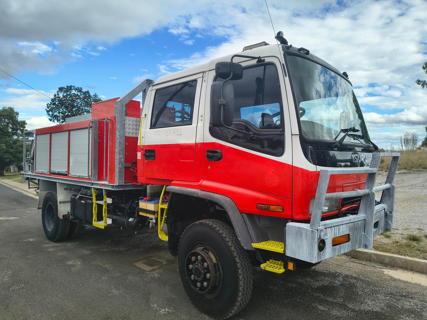 2002 ISUZU FTS FY 750 (4x4) 7 SP MANUAL + O/DRIVE CREW FIRE TRUCK