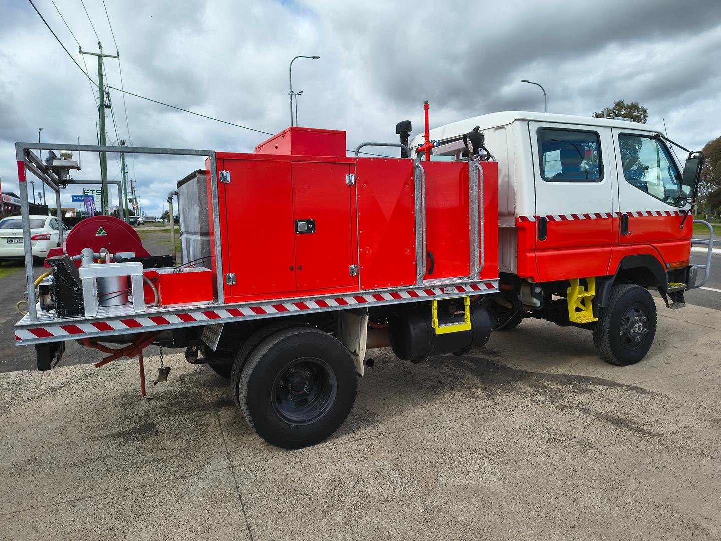 2001 MITSUBISHI CANTER EW MWB FE647 5 SP MANUAL CREW C/CHAS