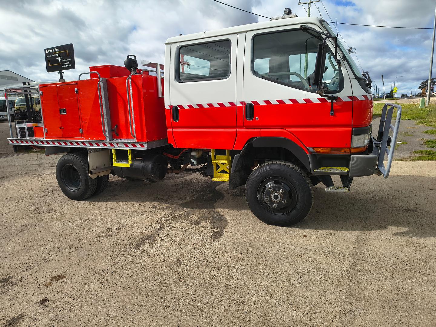 2001 MITSUBISHI CANTER EW MWB FE647 5 SP MANUAL CREW C/CHAS